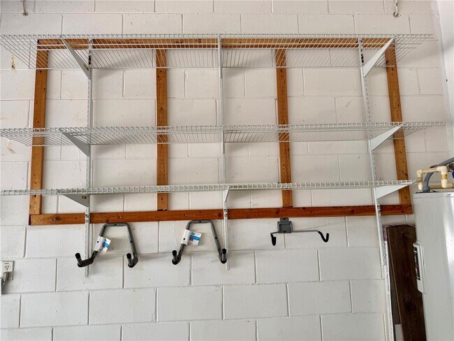 Building Photo - 10237 Facet Ct