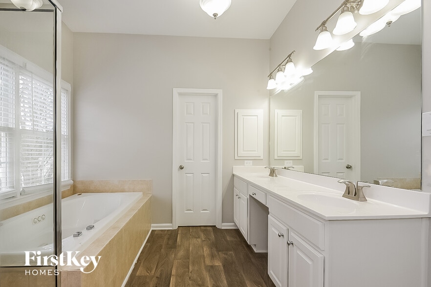 Building Photo - 112 Market Ln