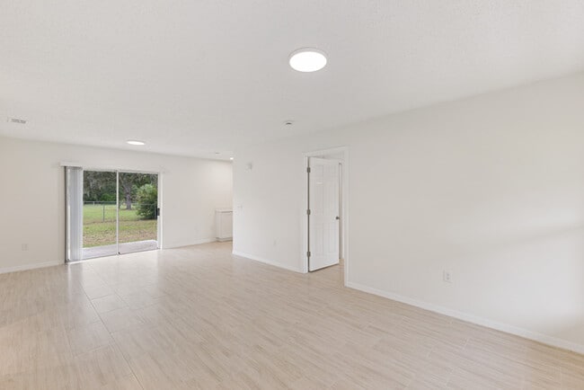 Building Photo - 102 Cricket Hollow Ln