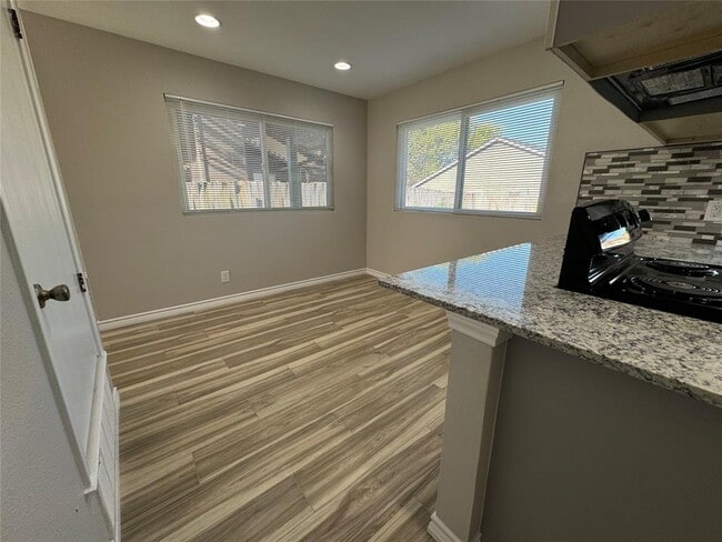 Building Photo - 12804 Copper Cliff Ave