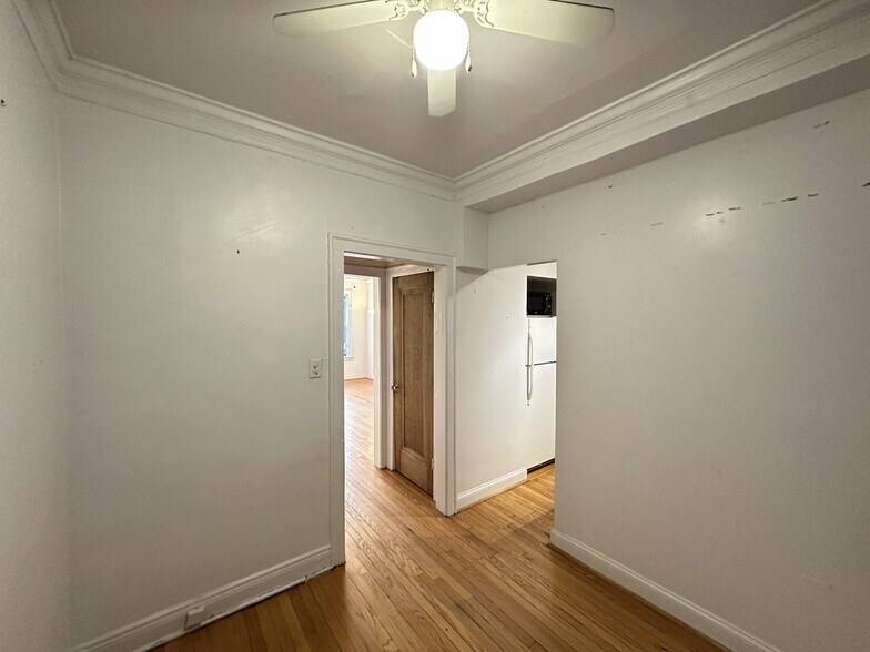 Building Photo - 526A W Surf St