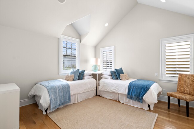 Building Photo - 1550 E Oceanfront