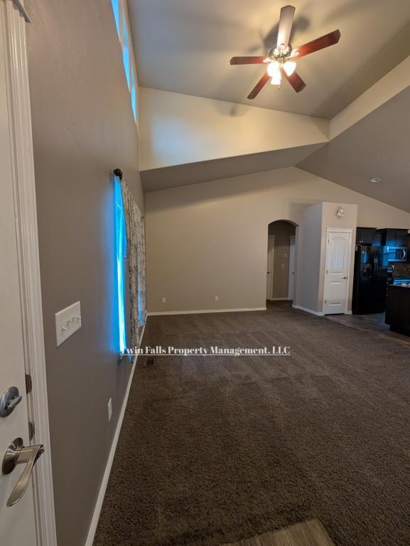 Building Photo - 763 Birchwood Rd