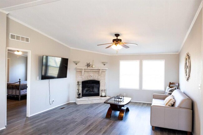 Building Photo - 1901 Harmon Hills Rd