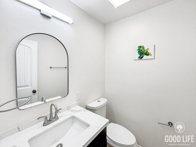Building Photo - Stunning 4B/2.5BA House in Escondido!