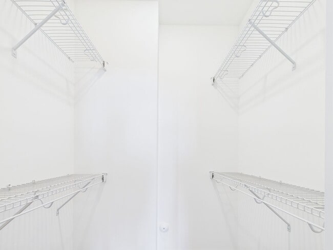 Building Photo - 907 Bainbridge St