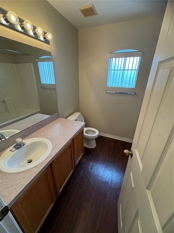 Building Photo - 648 Lockbreeze Dr