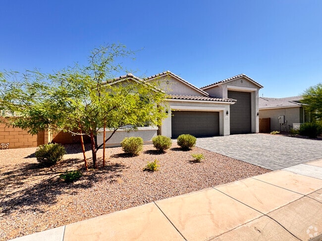 Building Photo - 786 W Palo Verde Dr