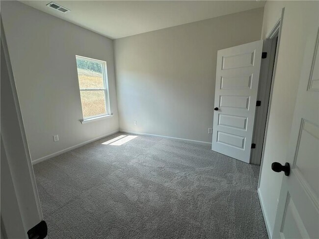 Building Photo - 423 Perth Dr