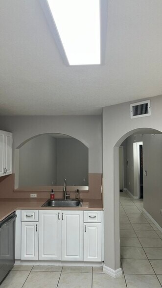 new kitchen faucet - 1300 SE 31st Ct