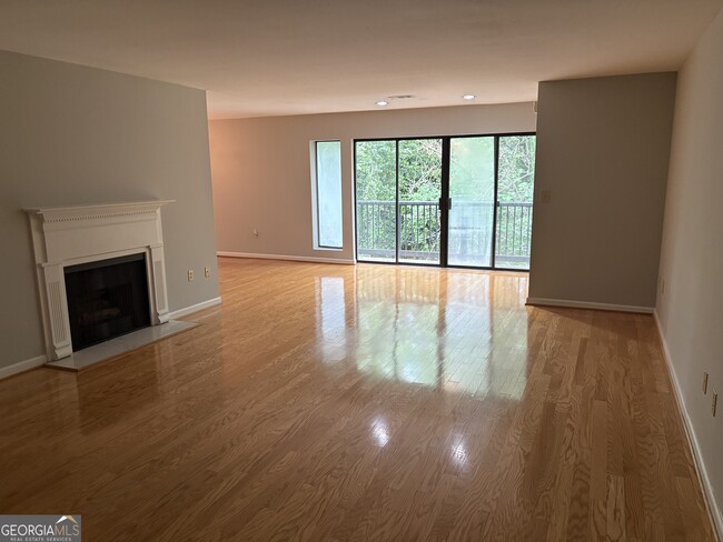 Building Photo - 4313 Pine Heights Dr NE