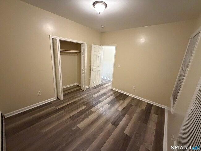 Building Photo - 134 Hazel St