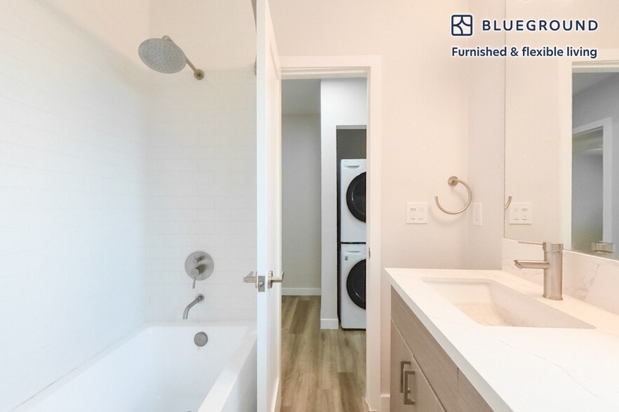 Building Photo - 21107 Amie Ave