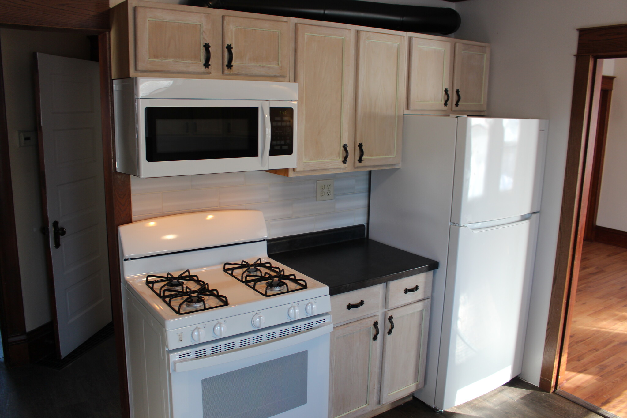 Kitchen 1 - 1516 Thurston Ave