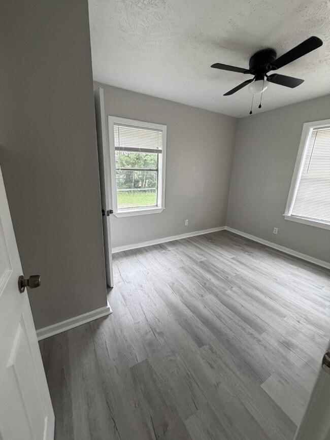 Building Photo - 2/1 in Pearl for $1200!