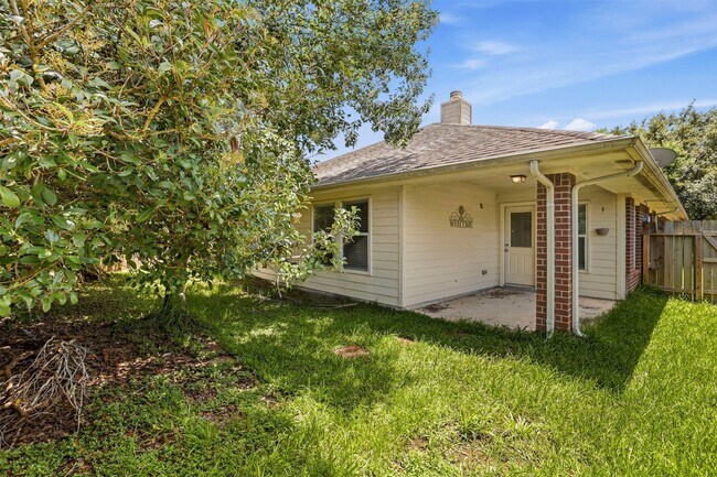 Building Photo - 9618 Red Rugosa Dr