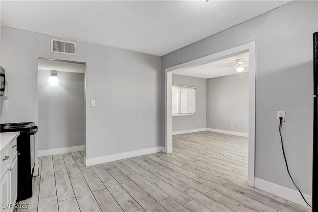 Building Photo - 1809 Linden Ave
