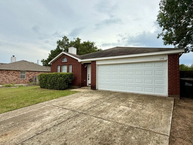 Building Photo - Beautiful 3 bedroom, 2 bathroom home in th...