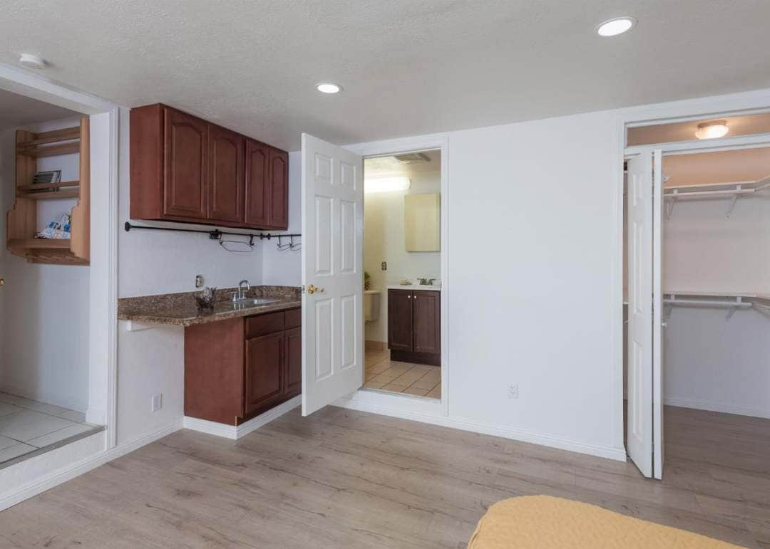 Building Photo - 2750 Henessy Dr