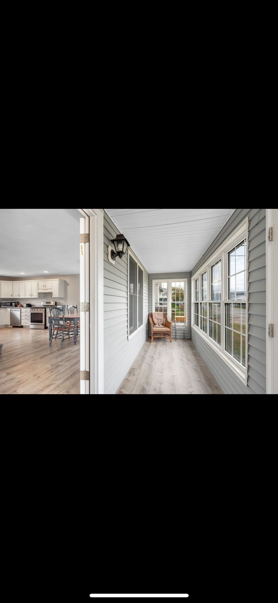 Building Photo - 561 North End Blvd