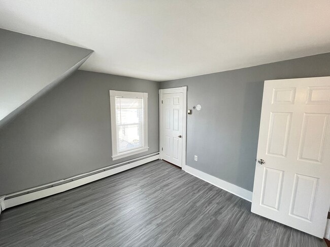 Building Photo - 114 S Jewett St