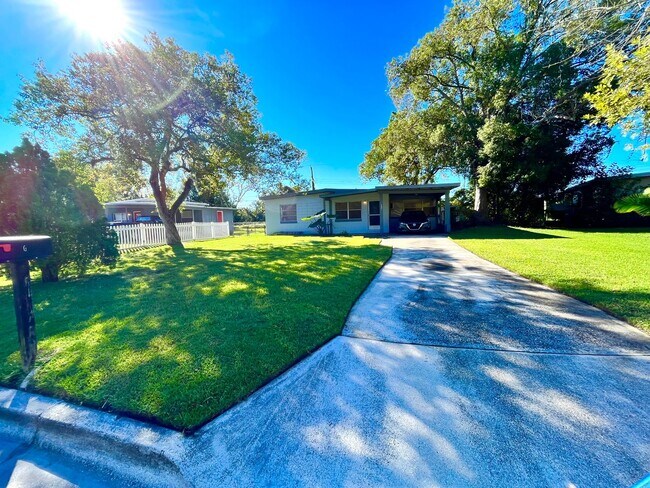 Building Photo - 107 Mayfair Cir