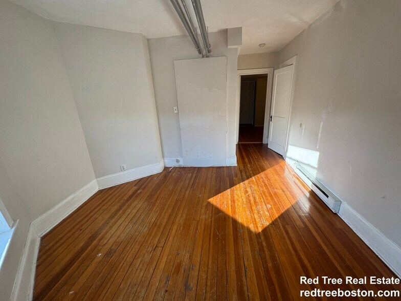 Building Photo - 1726 Commonwealth Ave