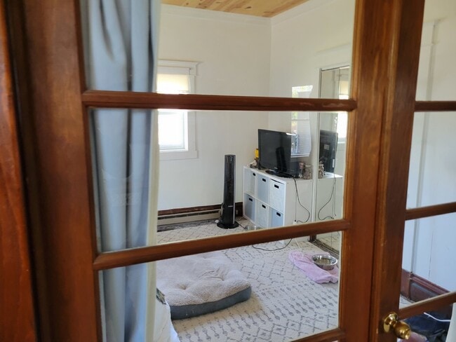 Building Photo - 3 Bed 2 Bath close to UWEC! Available June...