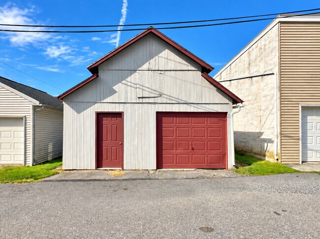 Building Photo - 127 N Liberty St