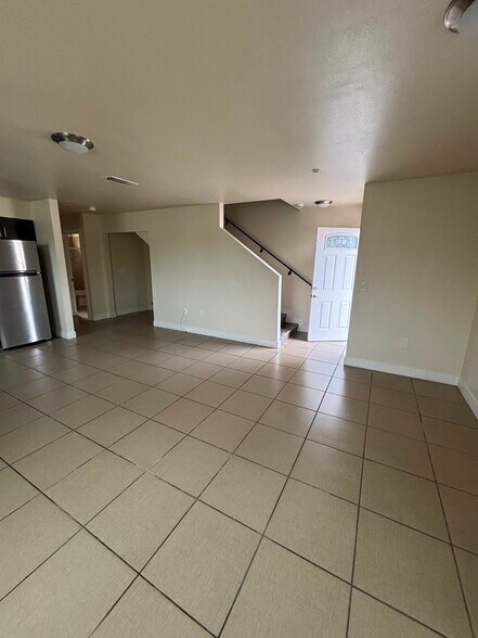 Building Photo - 7710 S Hoover St