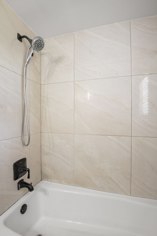 Building Photo - Home For Rent in Lakewood Estates!
