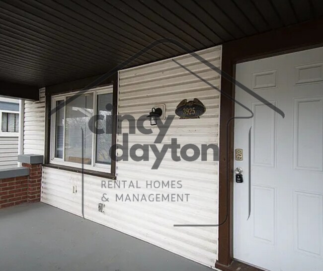 Building Photo - 3925 E 3rd St