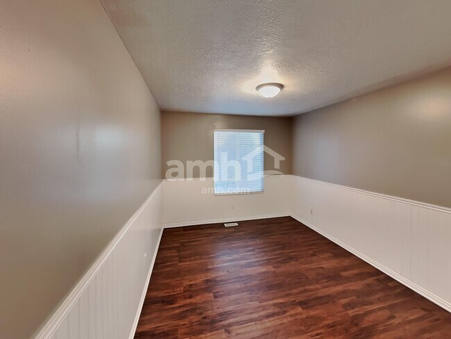 Building Photo - 447 S 1250 E