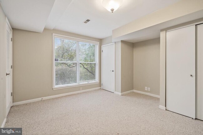 Building Photo - 3116 Wynford Dr