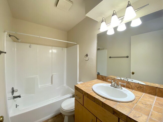 Building Photo - Beautiful Condo at The Reserve