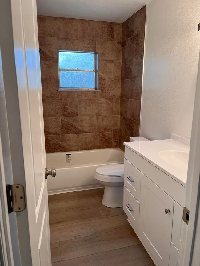 Building Photo - Beautiful fully remodeled home!