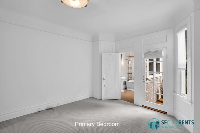 Building Photo - Sun-filled Presidio Heights Residence w/ Private Deck, Hot Tub & Garage Parking