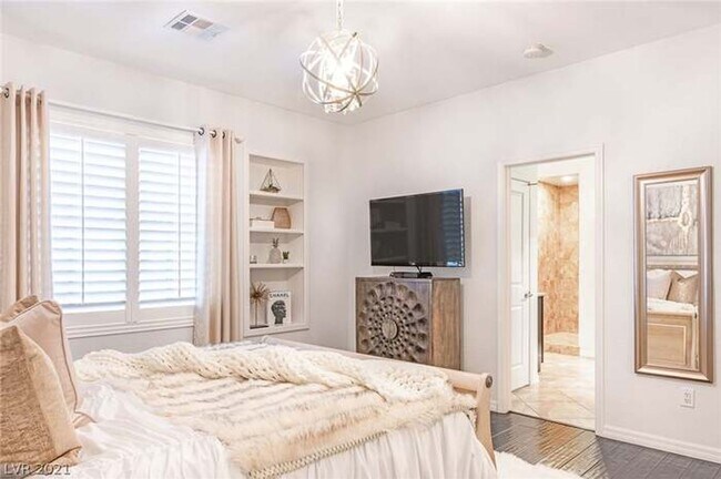 Building Photo - Stunning 3-bedroom, 2.5-bathroom home loca...