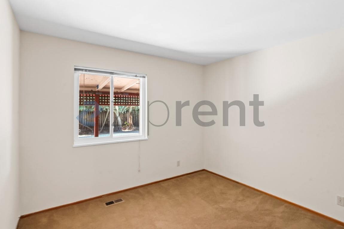 Building Photo - Unit