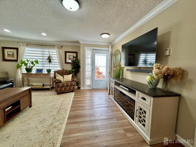 Building Photo - 28 Larch Plaza