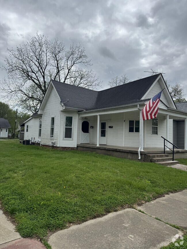 Building Photo - 1537 Pearl St