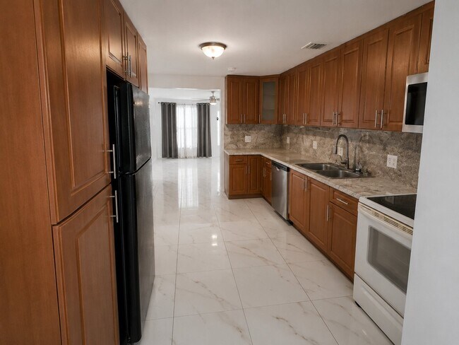 Building Photo - 4054 SW 50th St