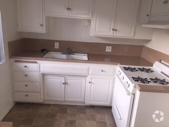 Building Photo - 816 W Colorado Blvd