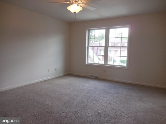 Building Photo - 97 Meadowcreek Dr S