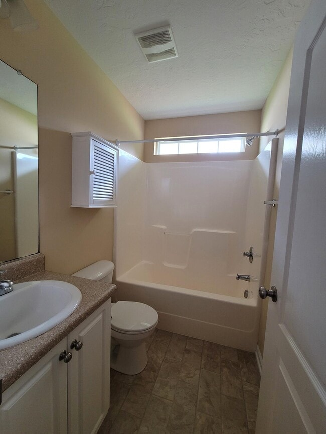 Building Photo - 138 Pendula Ct