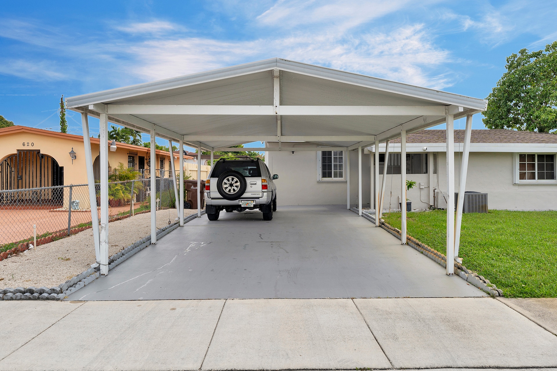 Building Photo - 361 SE 6th Ave