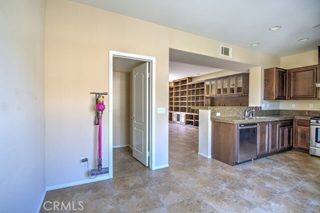Building Photo - 17871 Shady View Dr