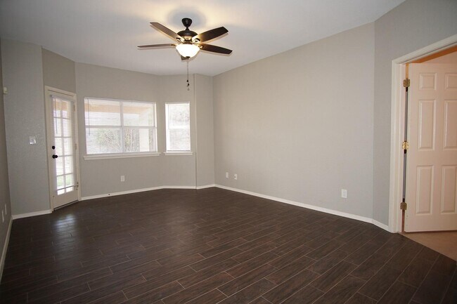 Building Photo - 6525 Brisa Del Mar Dr