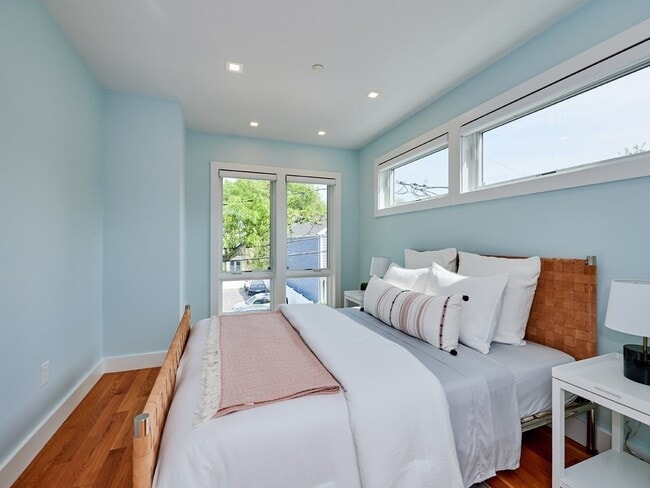 Building Photo - 55 Union St