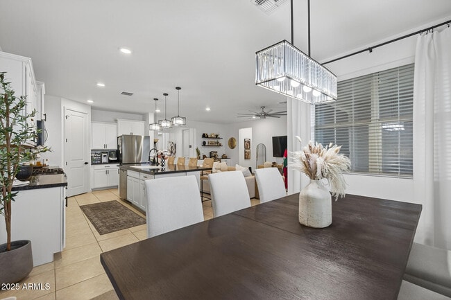 Building Photo - 36810 N Camarillo Dr